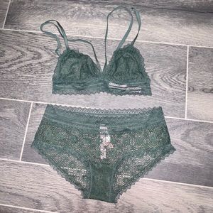 VS Bralette & Panty Set